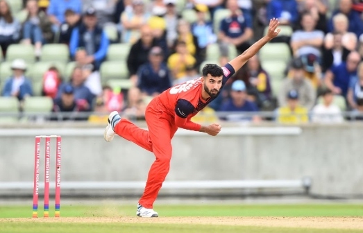 England pacer Saqib Mahmood signs two-year extension with Lancashire