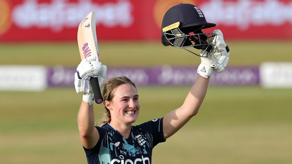 ENG-W vs SA-W | 1st ODI Review | Emma Lamb's maiden ton helps England take a lead of 1-0
