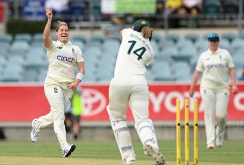 England star Katherine Brunt retires from Test cricket