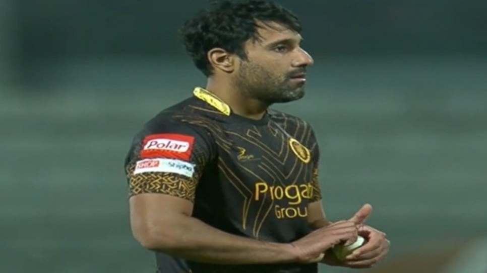 BPL 2022 | Ravi Bopara concedes penalty for ball tampering, scores duck, fails to pick any wicket