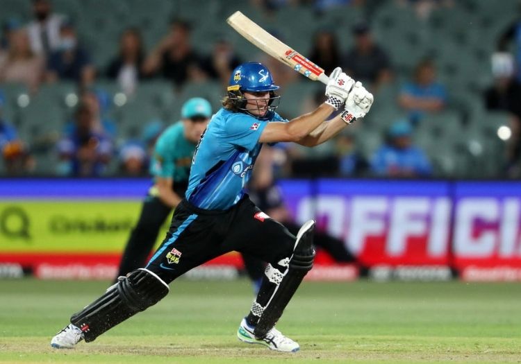 Thomas Kelly signs a two-year extension with Adelaide Strikers