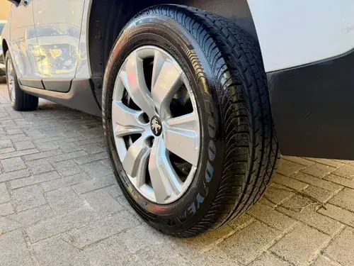 Peugeot 2008 1.6 ALLURE TIPTRONIC L16 2018