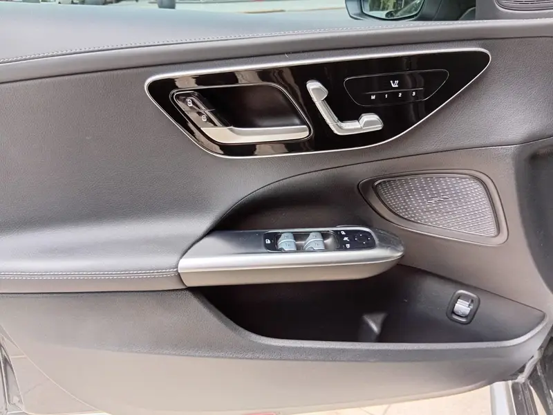 Mercedes-Benz C300 2.0 AMG line Sedan 258Cv 2024