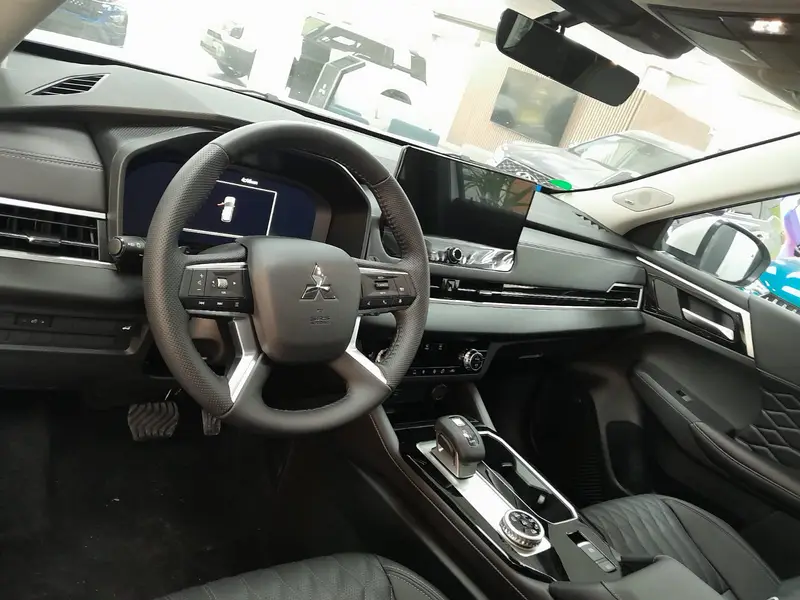 OUTLANDER Outlander 2.5L 4WD FULL 2026