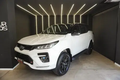 Toyota Hilux SW4 2.8 Tdi Gr-s 4x4 7as 6at 2025