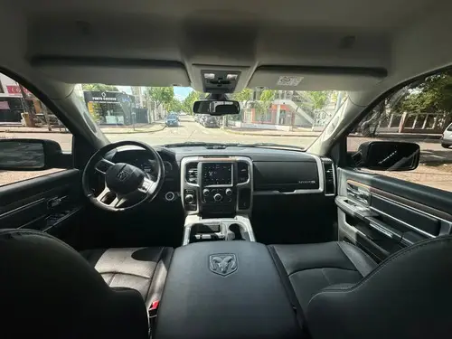 RAM 1500 5.7 Laramie Atx V8 2024