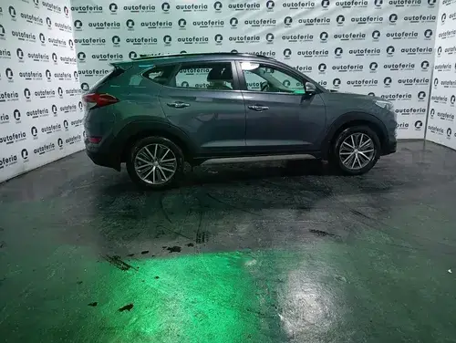 Hyundai Tucson 2.0 4X4 PREMIUM AT L16 2017