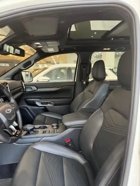 Ford EVEREST 2.3 TITANIUM AT 2026
