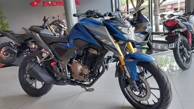 Honda TWISTER CB 300 F Naked 2026