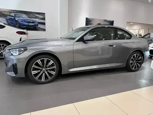 BMW 220i Coupe Advantage 2025