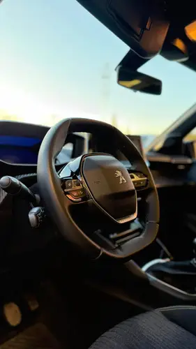 Peugeot 208 1.6 Road Trip 2024