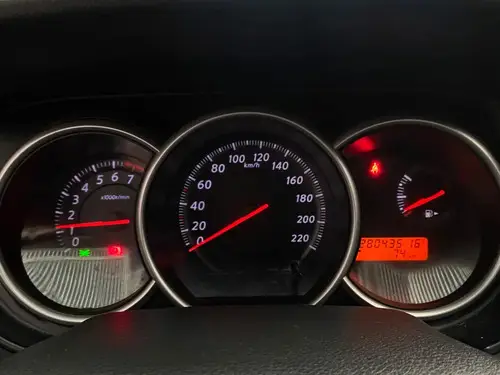 Nissan Tiida 1.8 Tekna 2012