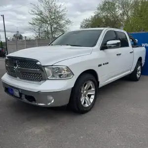 Dodge Ram 1500 5.7 V8 Laramie 4X4 c/Gnc 2016