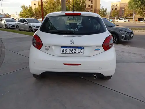 Peugeot 208 ALLURE MT 2017