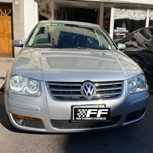 Volkswagen Bora 1.8 Highline T Tiptronic Cuero 2011