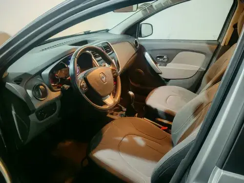 Renault Logan 1.6 Privilege 105cv 2015