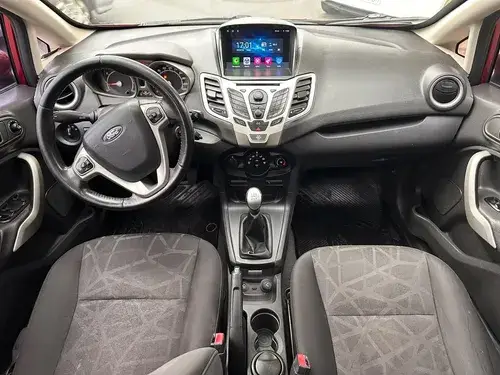 Ford Fiesta Kinetic 1.6 Titanium 120cv 2013
