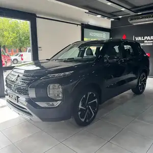 Mitsubishi Outlander 2.5L GLS AT FULL 4WD 2026