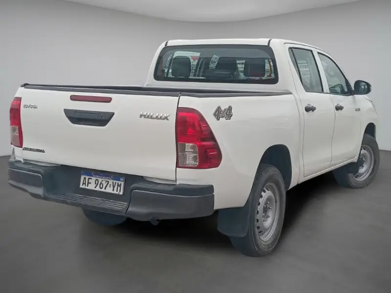Toyota Hilux 4X4 DC DX 2.4 6MT 2023