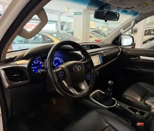 Toyota Hilux 2.8 CD SRX TDI 6 M/T 2018