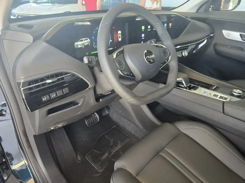 DongFeng HUGE 1.5 T HEV AT 2026