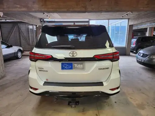 Toyota Hilux SW4 2.8 Tdi Diamante Ii 4x4 7as 6at 2023