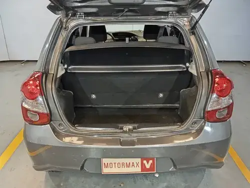 Toyota Etios 1.5 5 Ptas Xls 6Mt L/18 2021