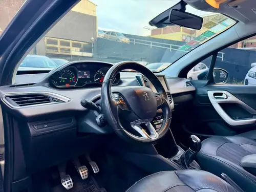 Peugeot 208 1.6 FELINE L16 2017