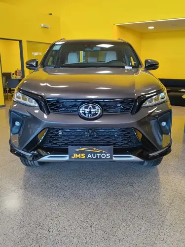 Toyota SW4 2.8 Tdi Diamond 4X4 6At 7As 2025
