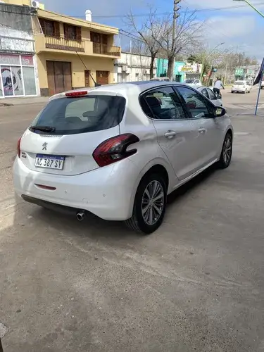 Peugeot 208 1.6 Feline Tiptronic 2018