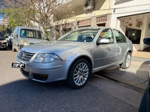 Volkswagen Bora 1.8 Highline T Tiptronic Cuero 2011