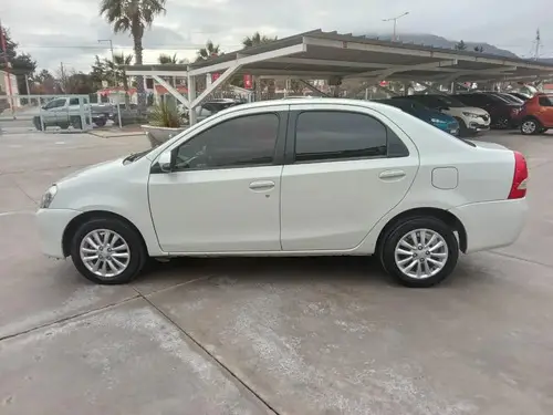 Toyota Etios 1.5 4p X 2015