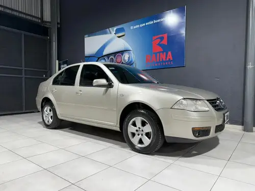 Volkswagen Bora 2.0 MPI TRENDLINE 2013