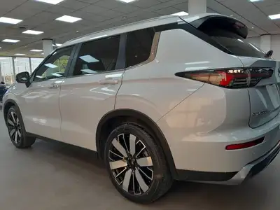 Mitsubishi OUTLANDER Outlander 2.5L 4WD FULL 2026