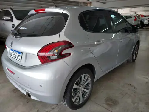 Peugeot 208 1.6 Feline 2020