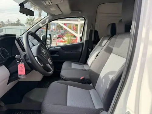 Toyota Hiace 2.8 Furgon L2h2 2023