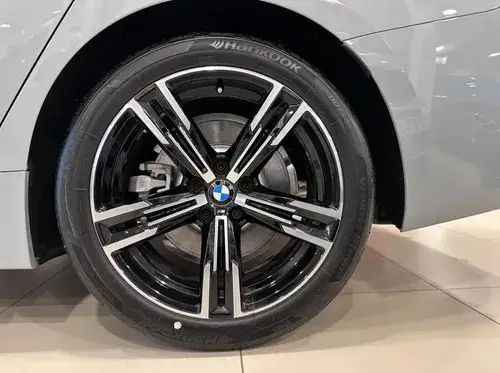 BMW 330i Sedan LCI MSport 2025