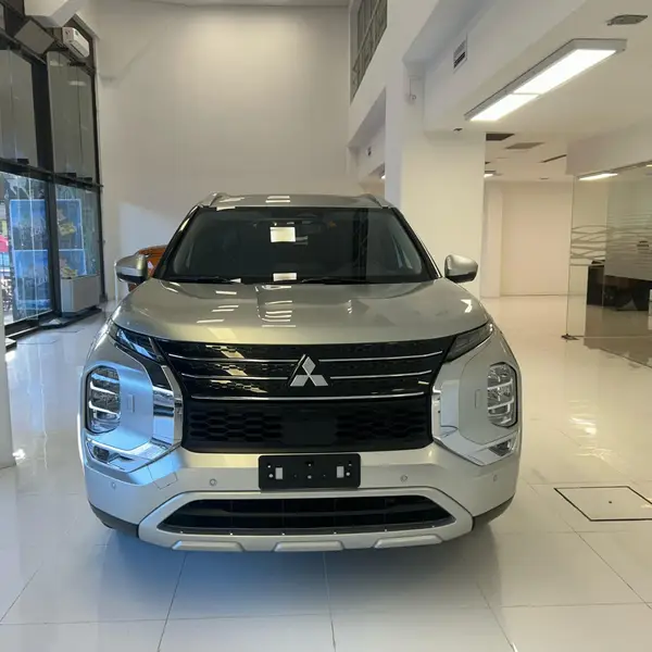 OUTLANDER 2.5L GLS 8AT 4WD Full 2026