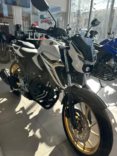 FZ25 Street 2026