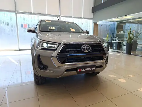 Toyota Hilux Pick-Up 2.8 Cd Srv 204Cv 4X4 2025