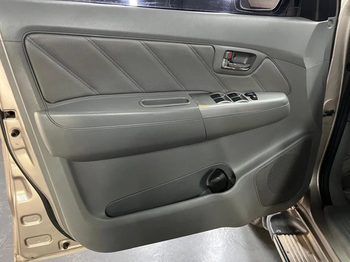Toyota Hilux 3.0 TDI 4X4 DC SRV CUERO L12 2011