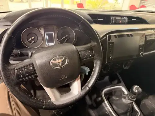 Toyota Hilux 2.8 Dc 4x4 Tdi Sr L20 2023