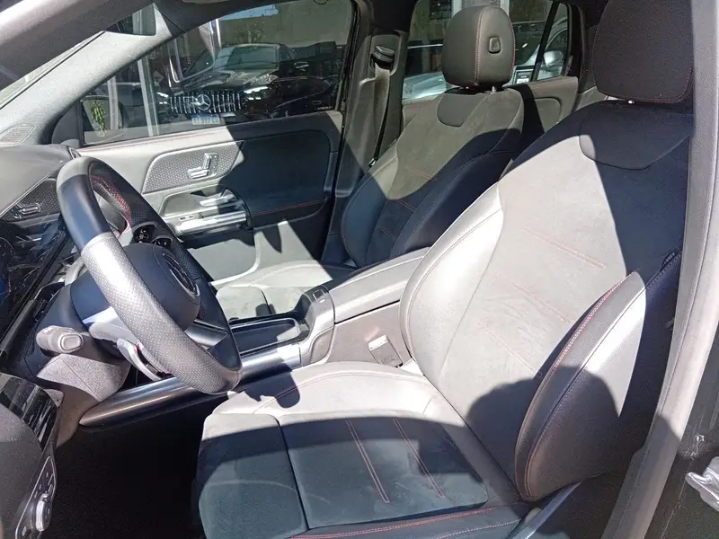 Mercedes-Benz GLA250 AMG LINE 2024