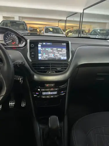 Peugeot 208 1.6 Feline 2013