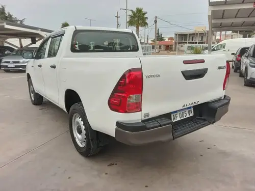 Toyota Hilux 2.4 Dc 4x4 Tdi Dx 2021