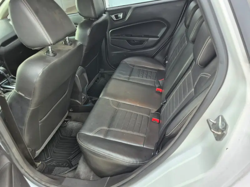Ford Fiesta 1.6L TITANIUM POWERSHIF 2015