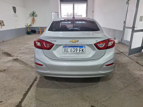 Chevrolet Cruze 1.4T LT MT 2021