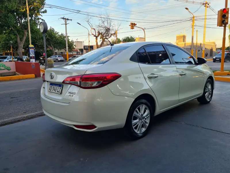Toyota YARIS XLS 2019