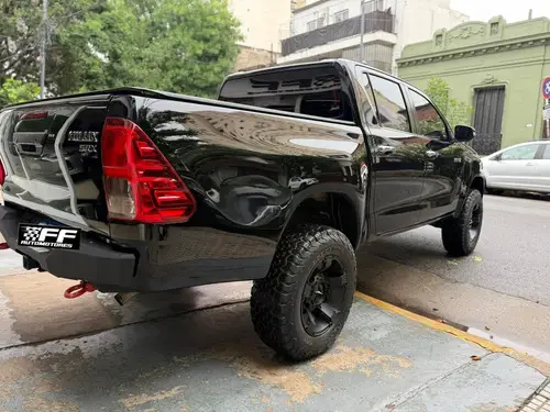 Toyota Hilux Pick-Up 2.8 Cd Srv 177cv 4x4 At 2016