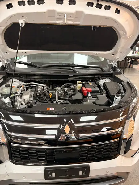 Outlander 2.5L GLS 8AT 4WD Full (MY2025) 2026